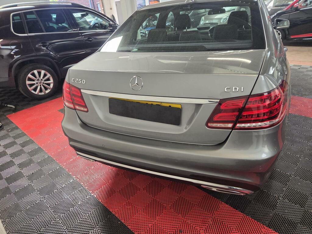 Mercedes-Benz E Class 2.1 E220 Cdi Se G-tronic Euro 5 Ss Black #7