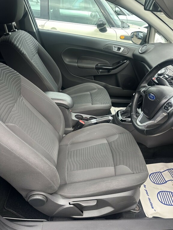 Ford Fiesta Hatchback 1.0 T Ecoboost Titanium 2012 Black #6