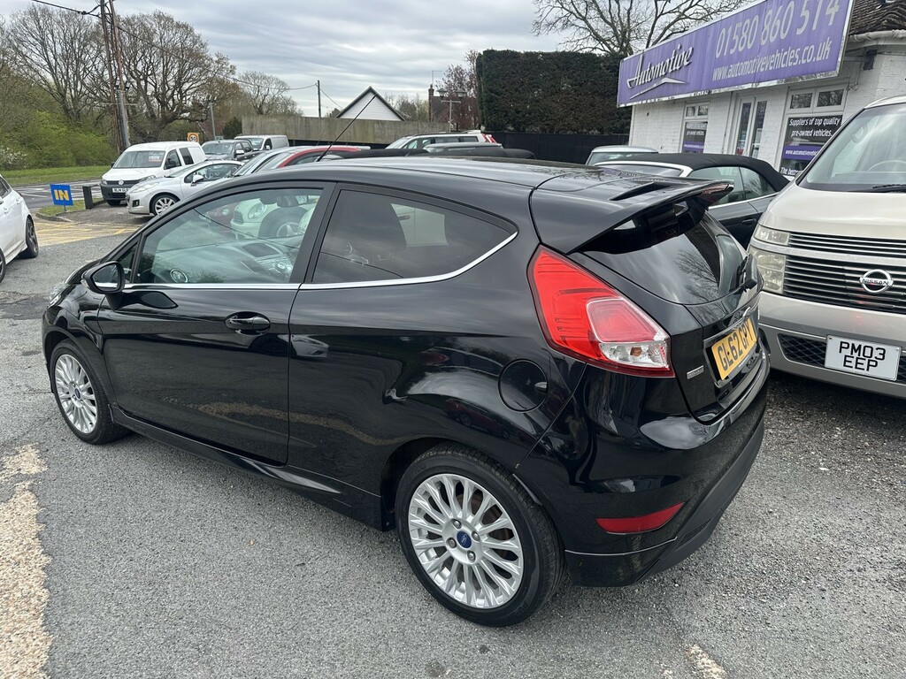 Ford Fiesta Hatchback 1.0 T Ecoboost Titanium 2012 Black #5