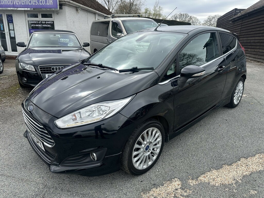 Ford Fiesta Hatchback 1.0 T Ecoboost Titanium 2012 Black #2