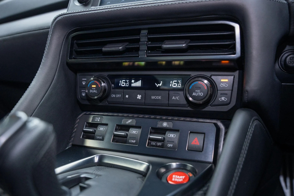 Nissan GT-R 3.8 Recaro Black #30