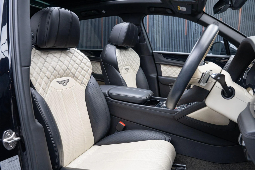 Bentley Bentayga 4.0 V8 First Edition Suv 4Wd Euro Black #2
