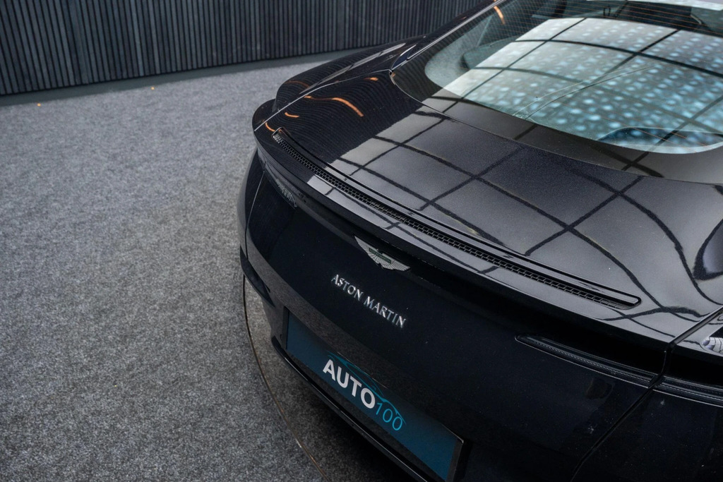 Aston Martin DB11 V8 White #27