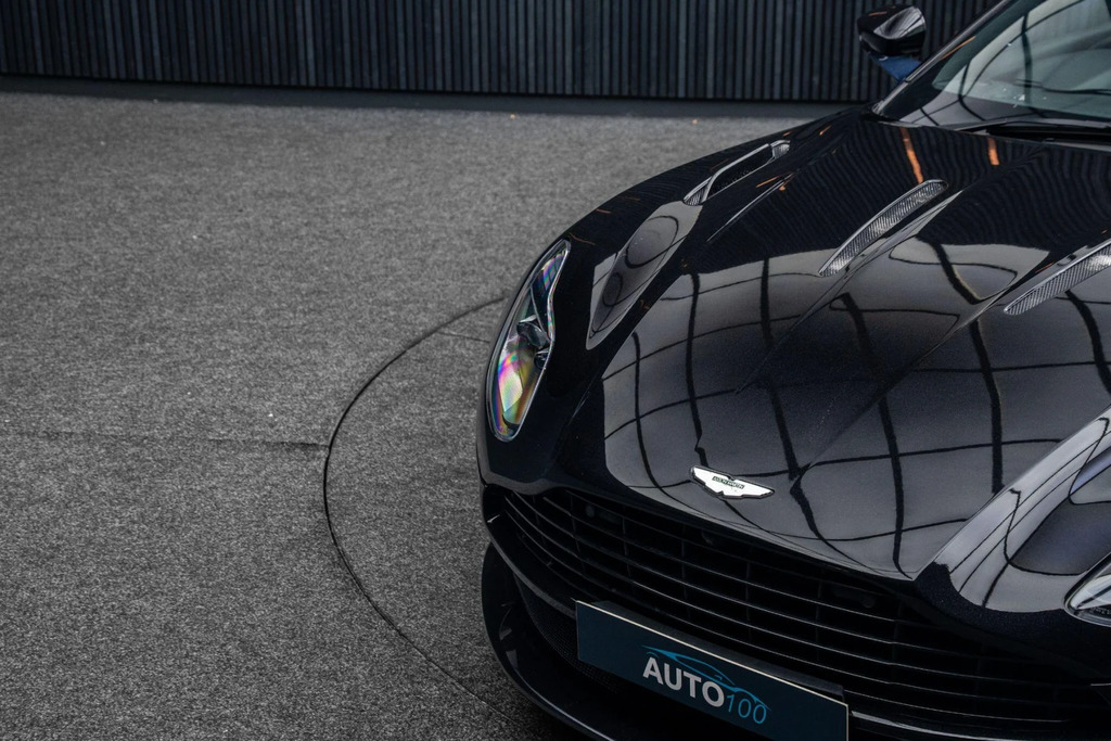Aston Martin DB11 V8 White #23