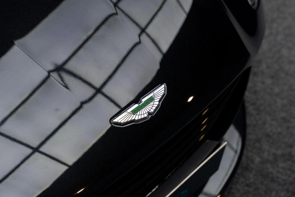 Aston Martin DB11 V8 White #25