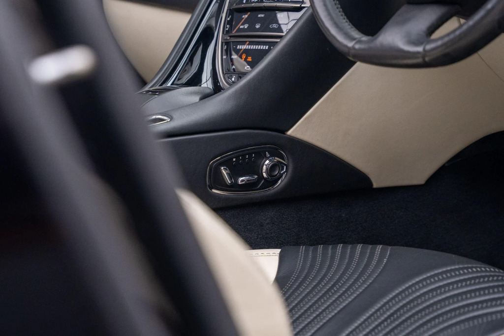 Aston Martin DB11 4.0 V8 Volante Euro 6 Ss 510 P Silver #22