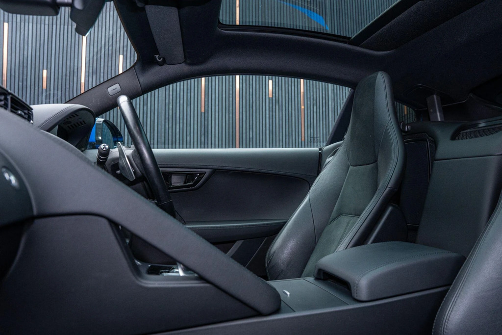Jaguar F-Type R-dynamic Blue #35