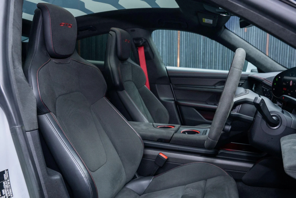 Porsche Taycan Performance Plus 93.4Kwh Gts 4Wd 11Kw Ch Grey #2