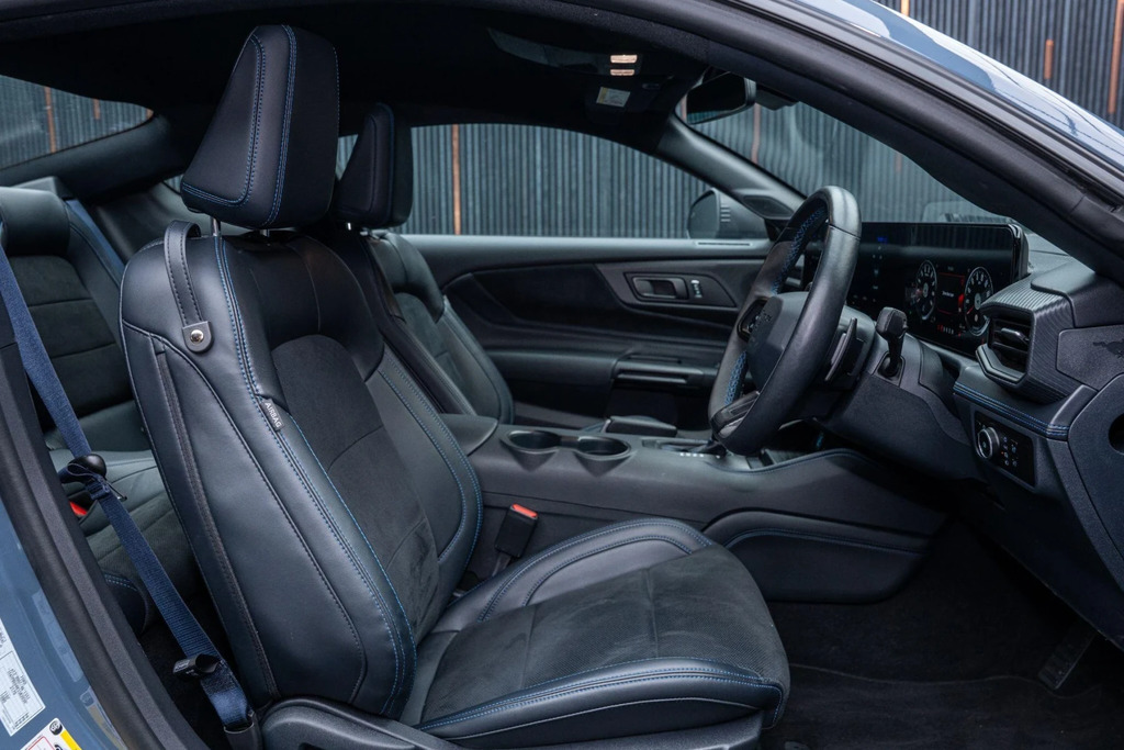 Ford Mustang 5.0 V8 Dark Horse Selshift Euro 6 Blue