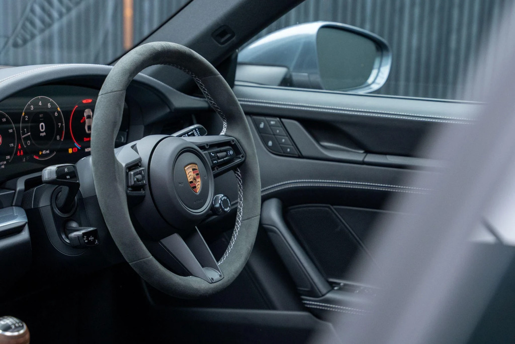 Porsche 911 High Wycombe #37