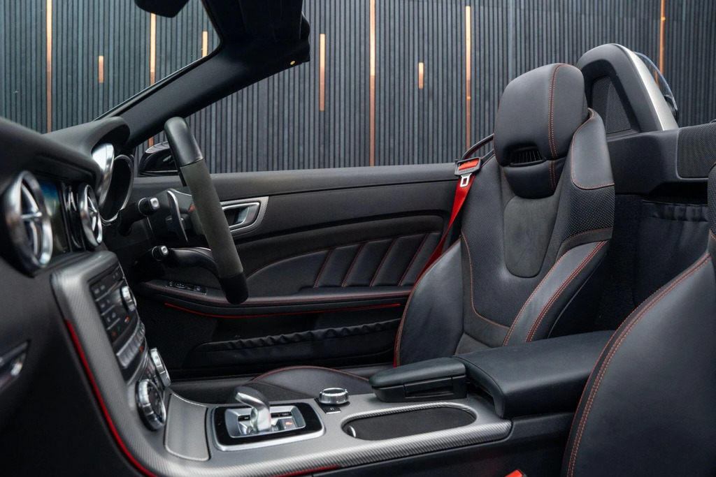 Mercedes-Benz SLC 2.0 L Slc 300 Final Edition Premiumpan Roof And R Black #37