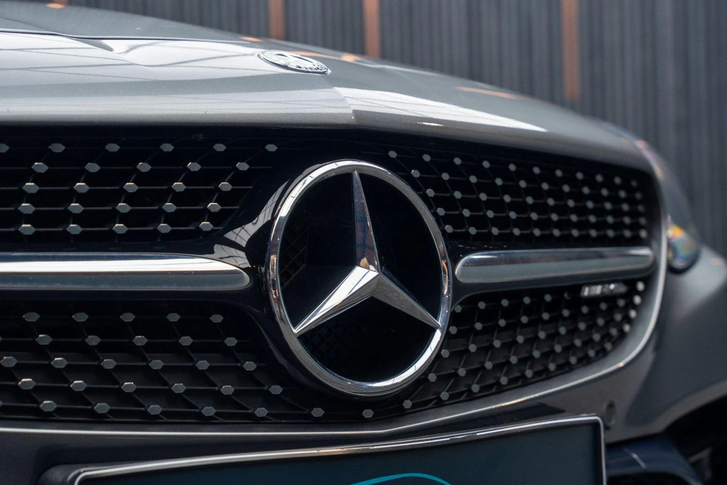 Mercedes-Benz SLC 2.0 L Slc 300 Final Edition Premiumpan Roof And R Black #30