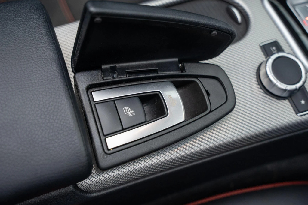 Mercedes-Benz SLC 2.0 L Slc 300 Final Edition Premiumpan Roof And R Black #31