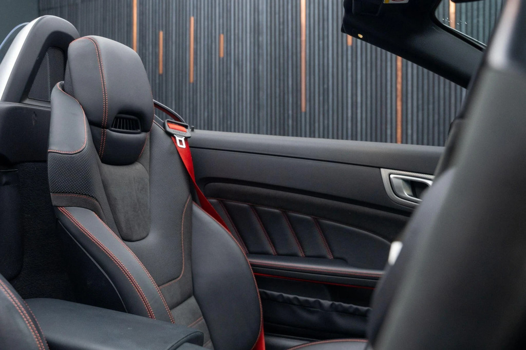 Mercedes-Benz SLC 2.0 L Slc 300 Final Edition Premiumpan Roof And R Black #14