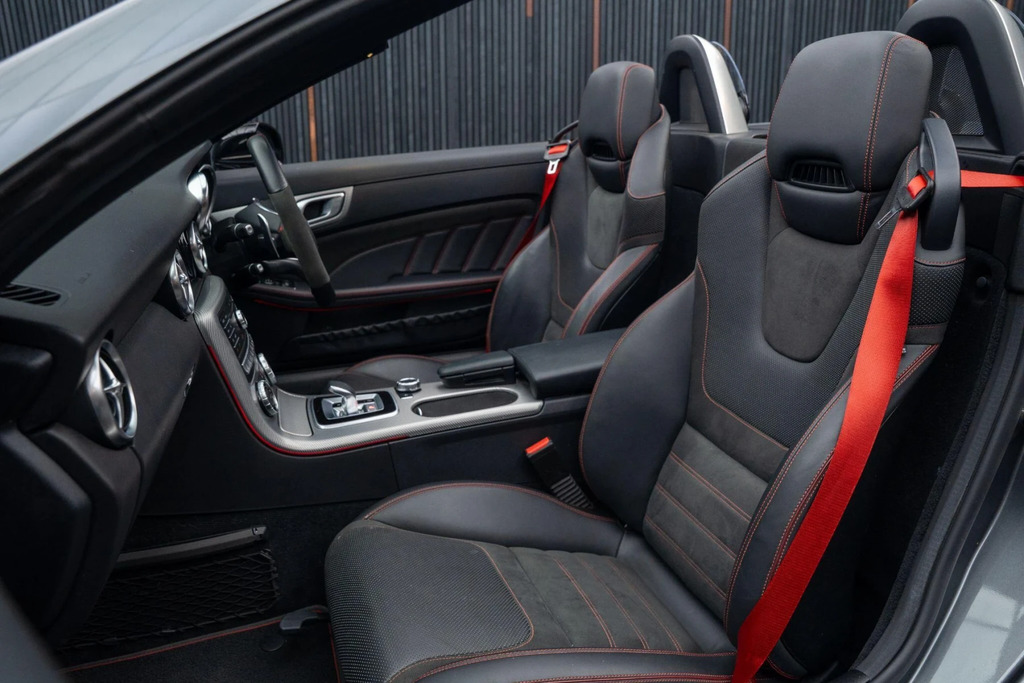 Mercedes-Benz SLC 2.0 L Slc 300 Final Edition Premiumpan Roof And R Black #35