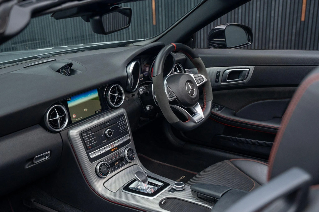 Mercedes-Benz SLC 2.0 L Slc 300 Final Edition Premiumpan Roof And R Black #38