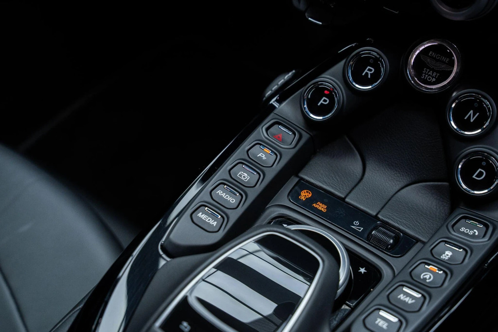 Aston Martin Vantage V8 Black #18