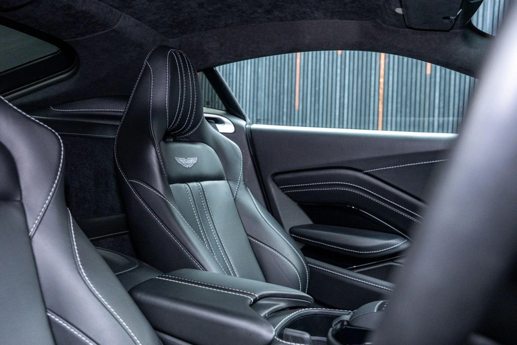 Aston Martin Vantage V8 Black #14