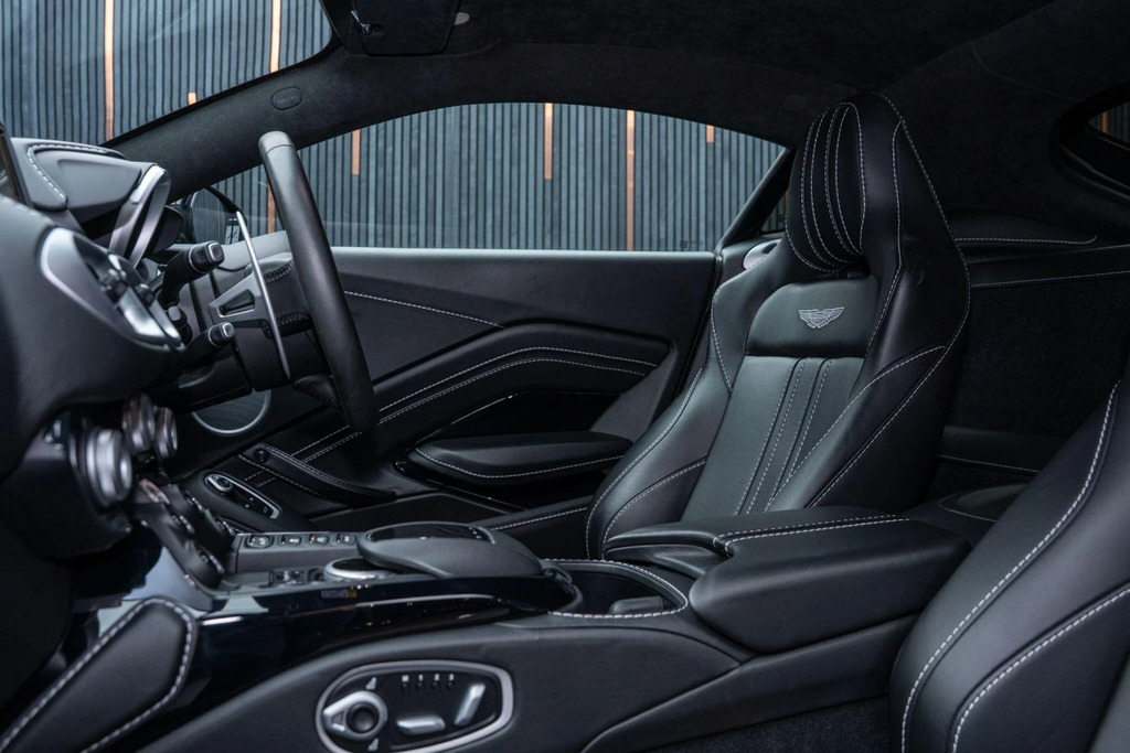 Aston Martin Vantage V8 Black #34