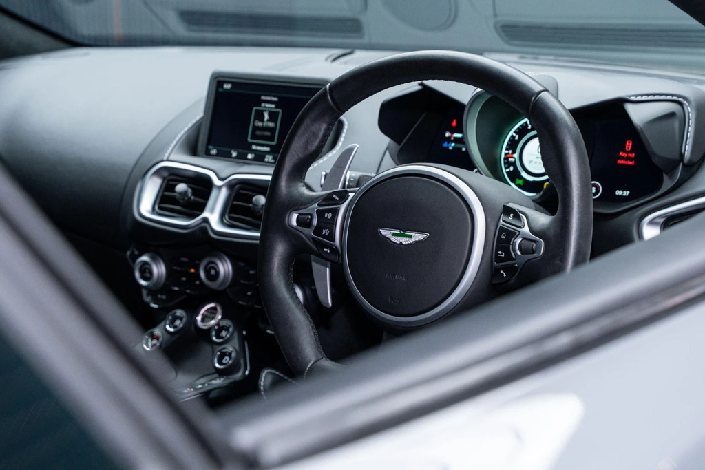 Aston Martin Vantage V8 Black #33