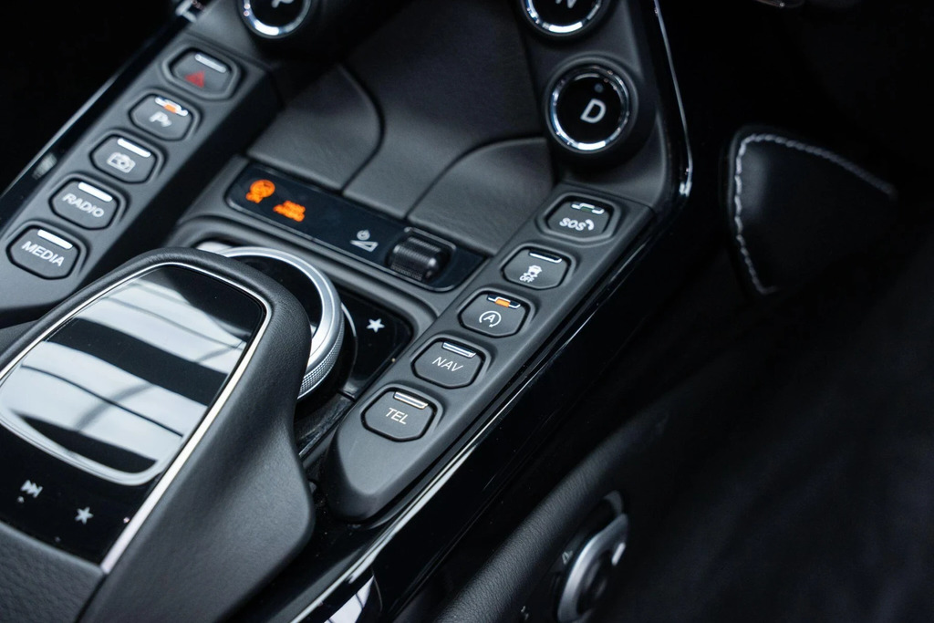 Aston Martin Vantage V8 Black #20