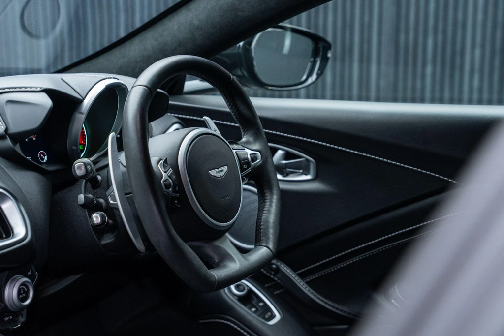 Aston Martin Vantage V8 Black #36