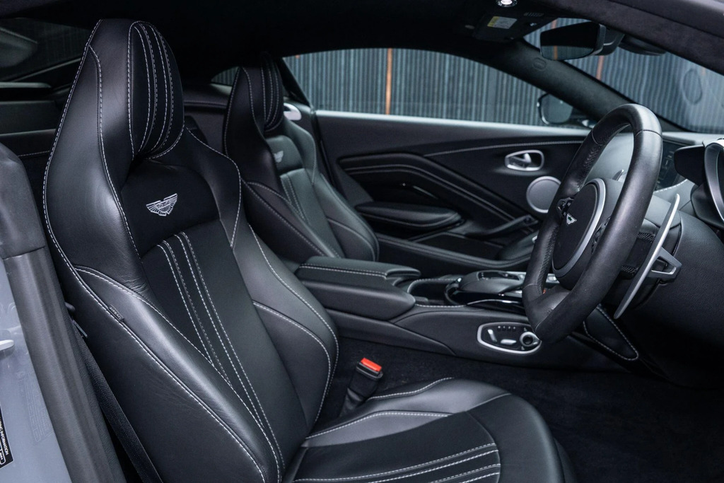 Aston Martin Vantage V8 Black #12