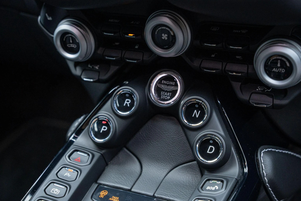 Aston Martin Vantage V8 Black #8