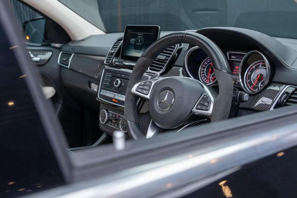 Mercedes-Benz GLE Coupe 3.0 Gle350d V6 Amg Line Coupe G-tronic 4Matic Euro Silver #40