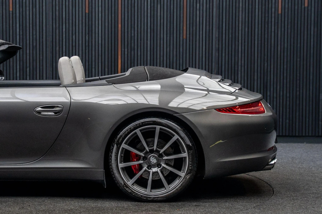 Porsche 911 Black #17