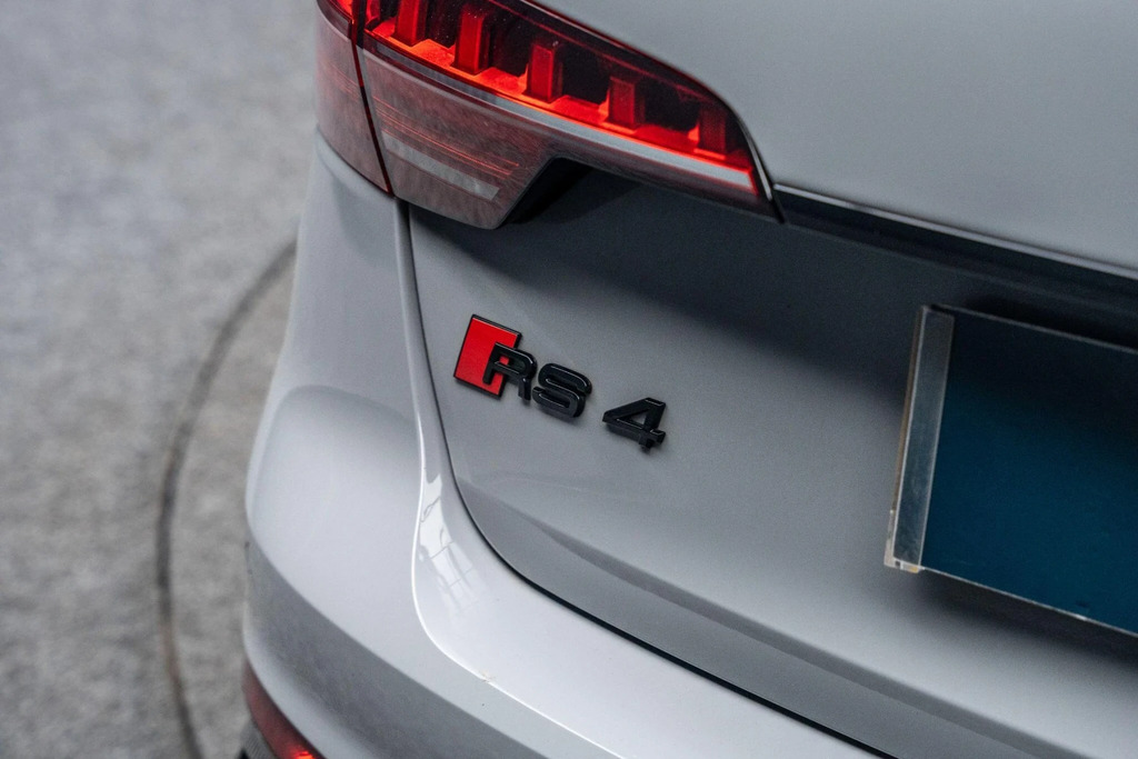 Audi RS4 Avant Estate Grey #25