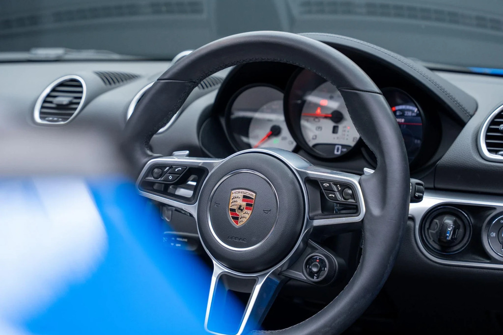 Porsche 718 Boxster S #40