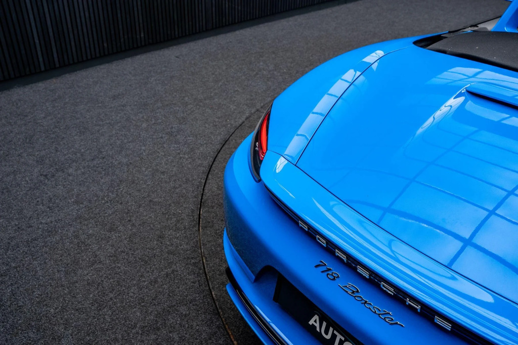 Porsche 718 Boxster S #28