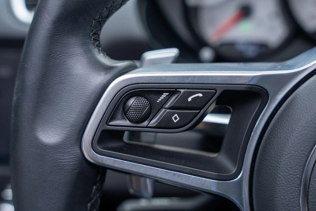 Porsche 718 Boxster S #32