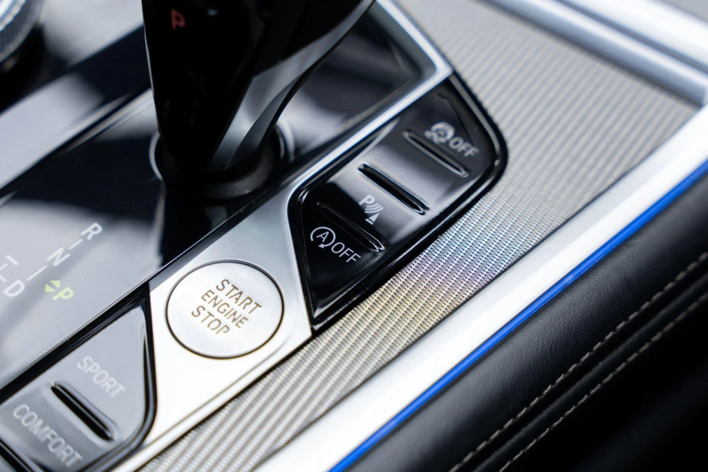 BMW 8 Series Blue #25