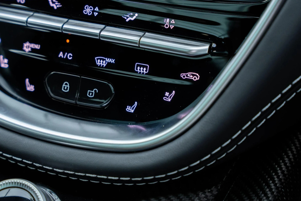 Aston Martin DBX V8 Dbx707 Touchtronic Red #24