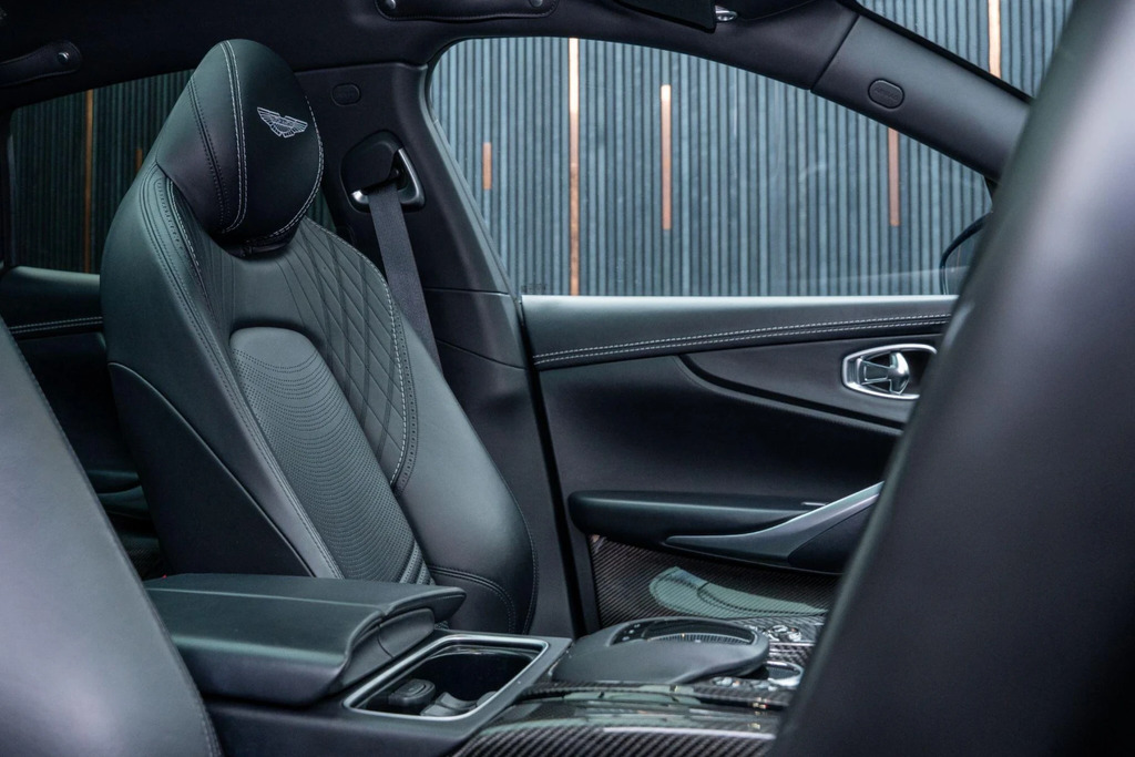 Aston Martin DBX V8 Dbx707 Touchtronic Red #28