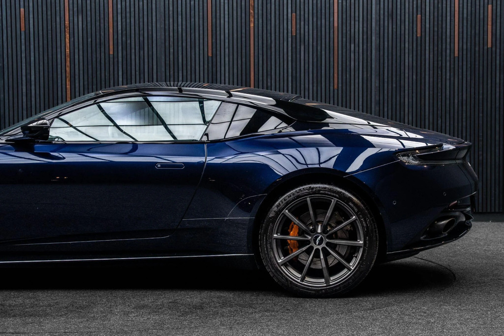 Aston Martin DB11 V8 Volante Silver #16