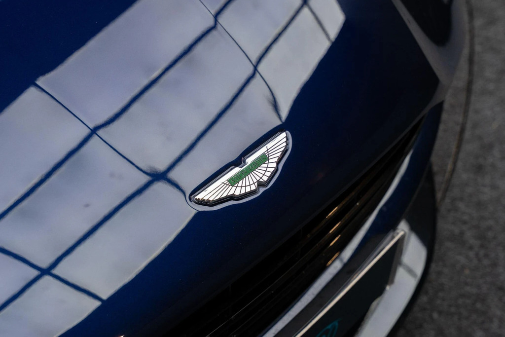 Aston Martin DB11 V8 Volante Silver #26