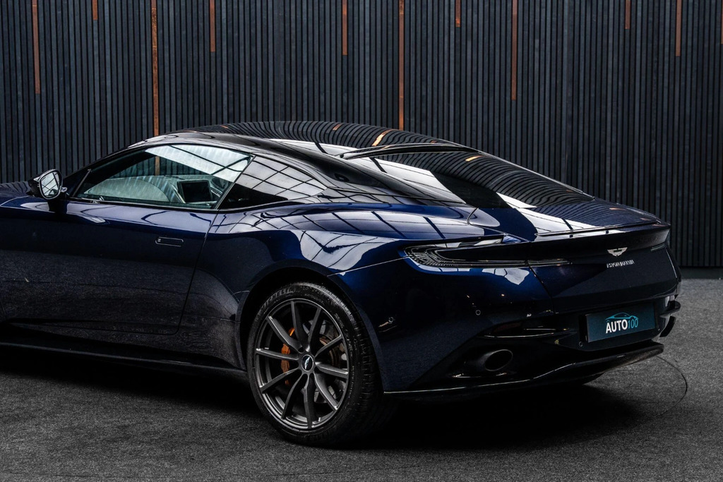 Aston Martin DB11 V8 Volante Silver #18
