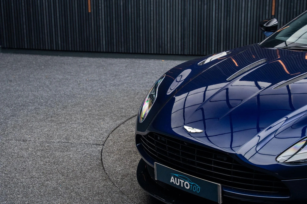 Aston Martin DB11 V8 Volante Silver #24
