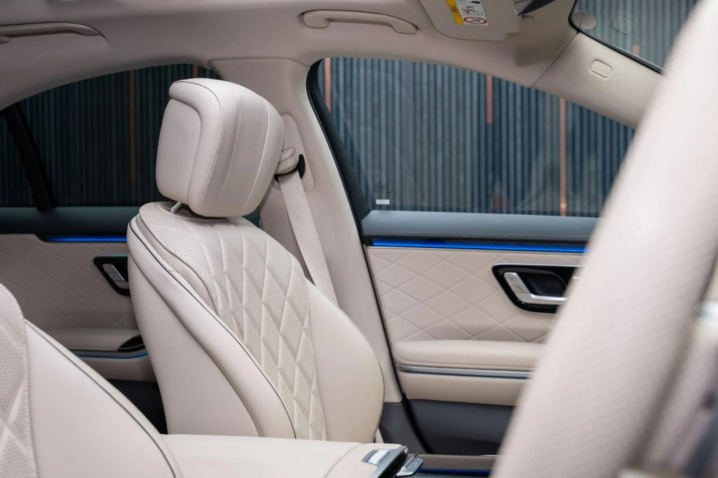 Mercedes-Benz S Class Saloon Black #30