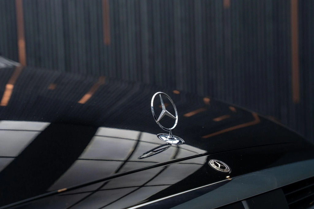 Mercedes-Benz S Class Saloon Black #31