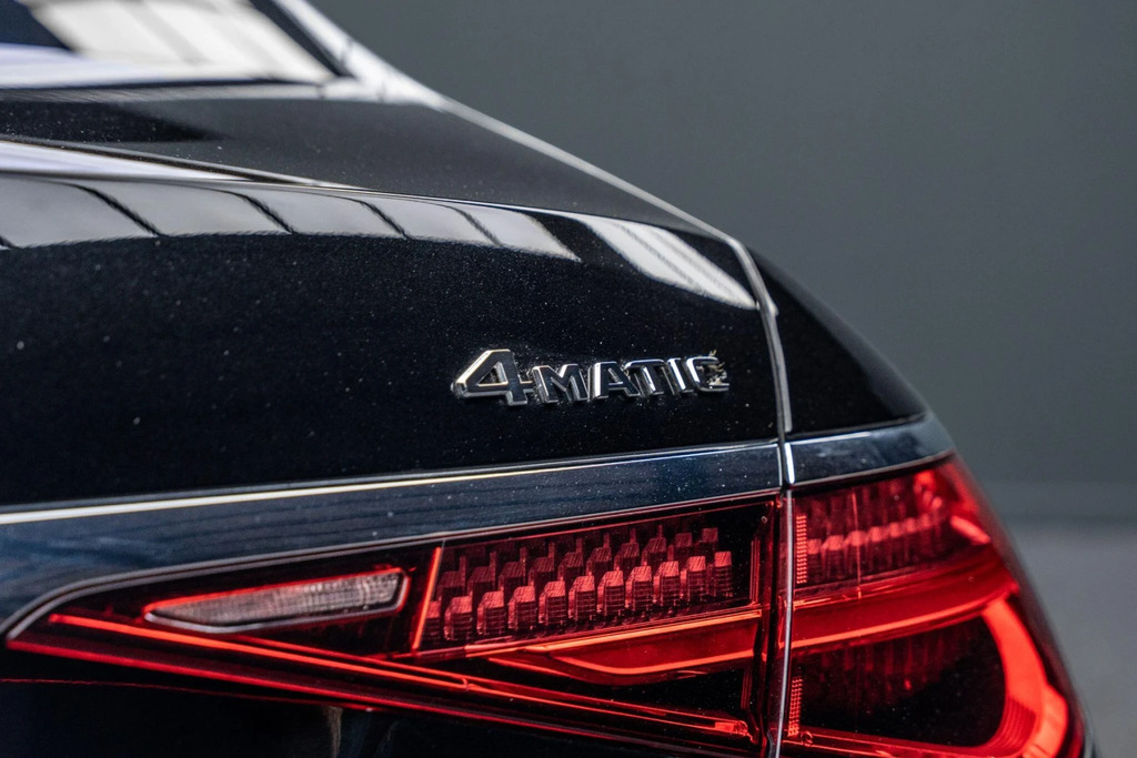 Mercedes-Benz S Class Saloon Black #29