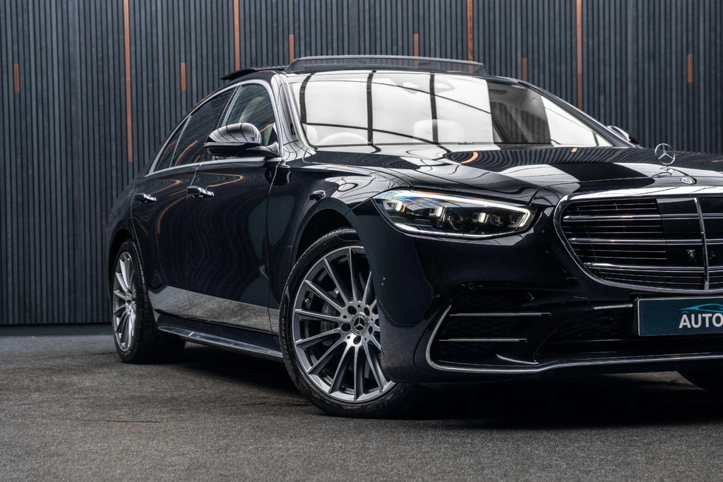 Mercedes-Benz S Class Saloon Black #9
