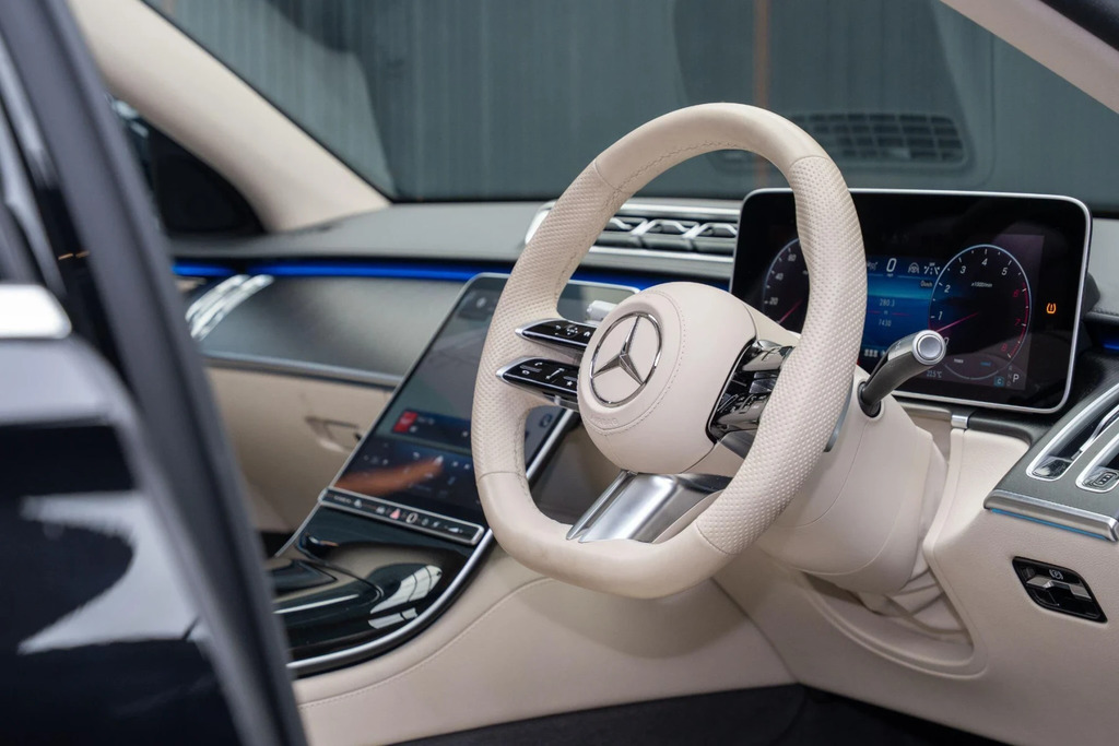 Mercedes-Benz S Class Saloon Black #20