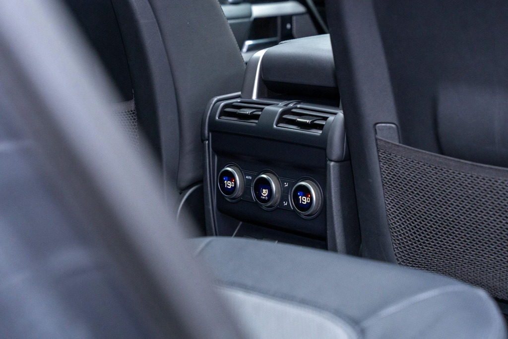 Land Rover Defender 130 X-dynamic Se Red #34