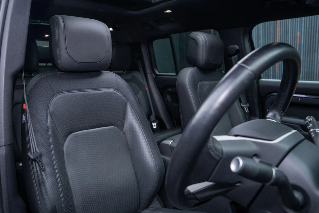 Land Rover Defender 130 X-dynamic Se Red #11