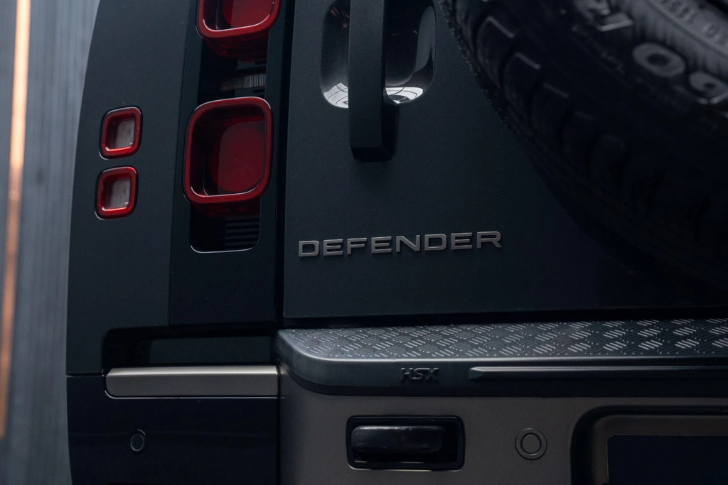 Land Rover Defender 130 X-dynamic Se Red #24