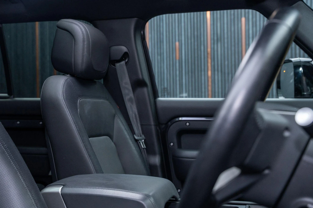 Land Rover Defender 130 X-dynamic Se Red #30
